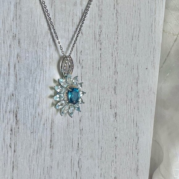 London Blue Topaz in Sterling Silver with Marquise Cut Sky Blue Topaz Stones - Picture 13 of 17